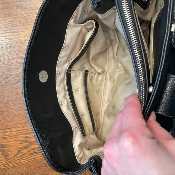 NWT Guess Violet Chevron Quilted Shoulder/Satchel Black Bag w/ Tassel and Chain - Picture 13 of 15